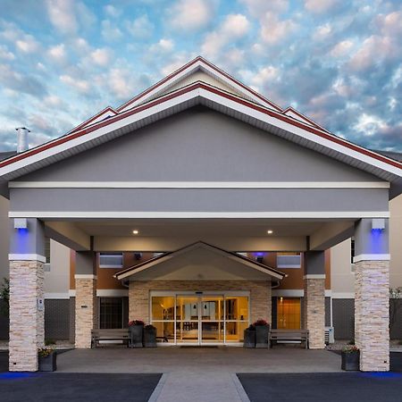Holiday Inn Express Hotel & Suites Brattleboro By Ihg Exterior foto