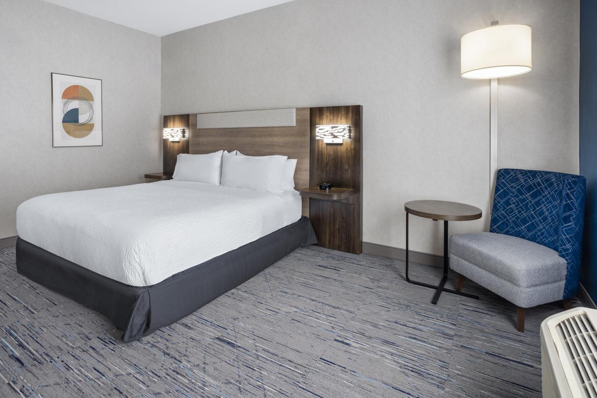 Holiday Inn Express Hotel & Suites Brattleboro By Ihg Exterior foto