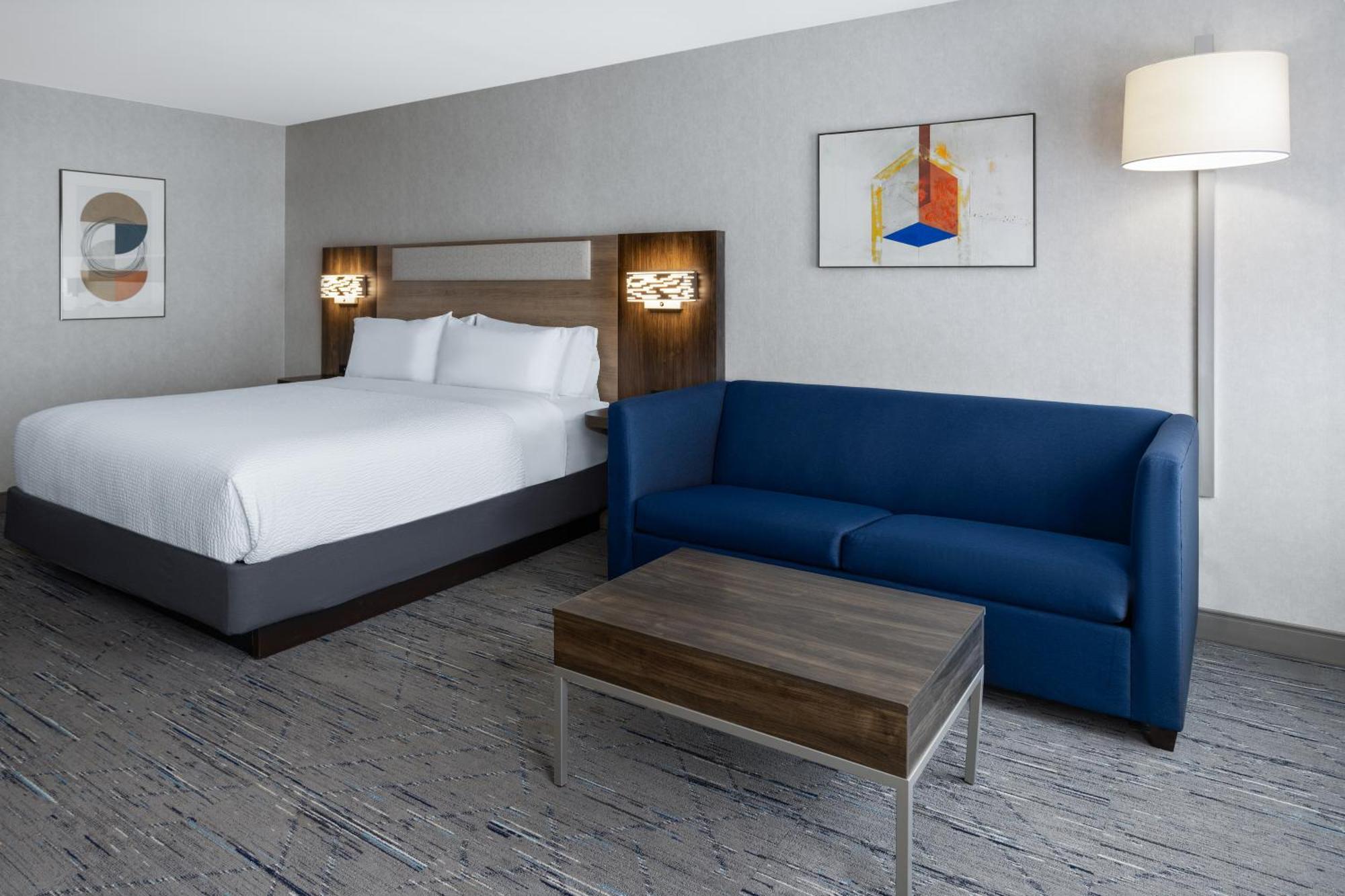 Holiday Inn Express Hotel & Suites Brattleboro By Ihg Exterior foto