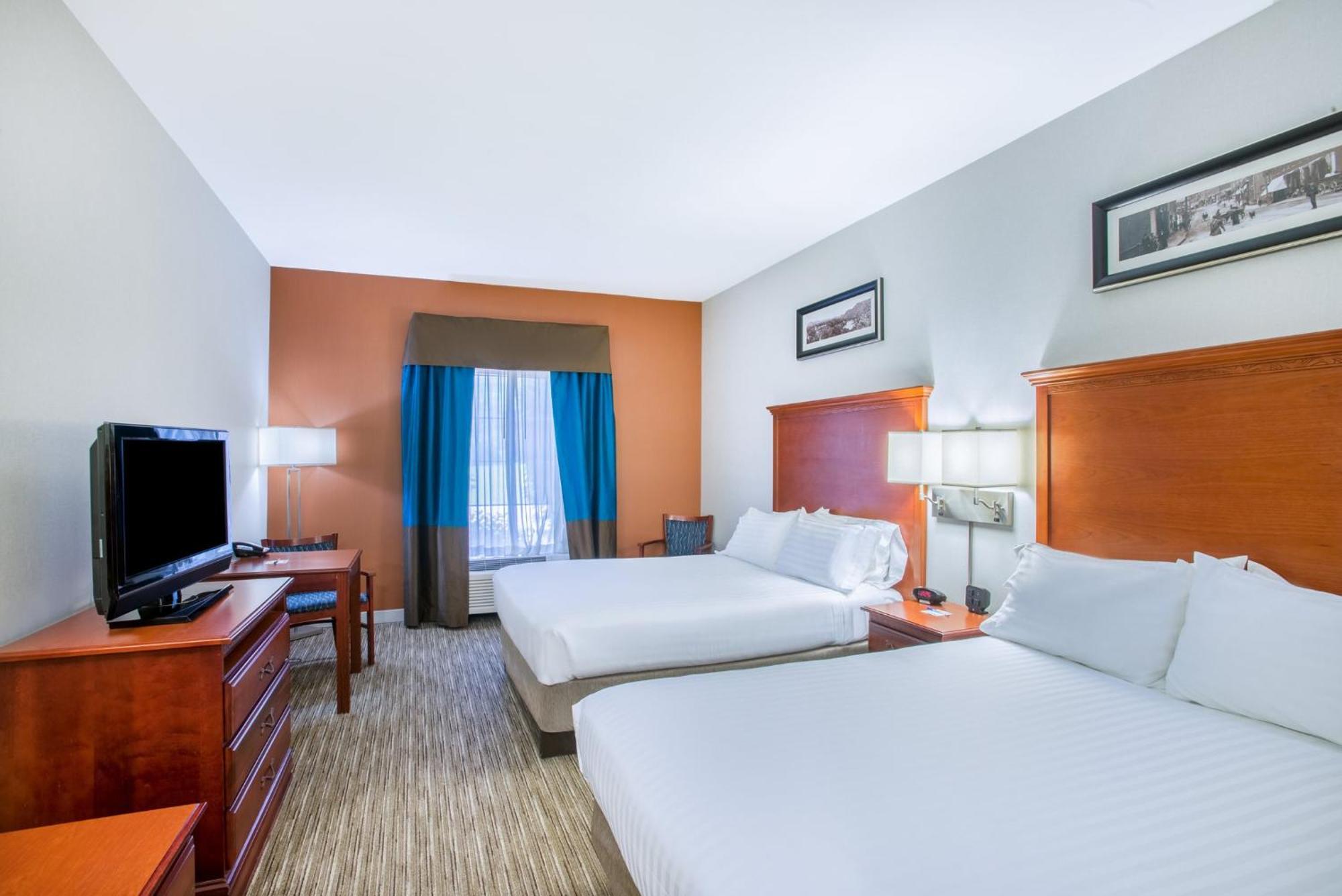 Holiday Inn Express Hotel & Suites Brattleboro By Ihg Exterior foto