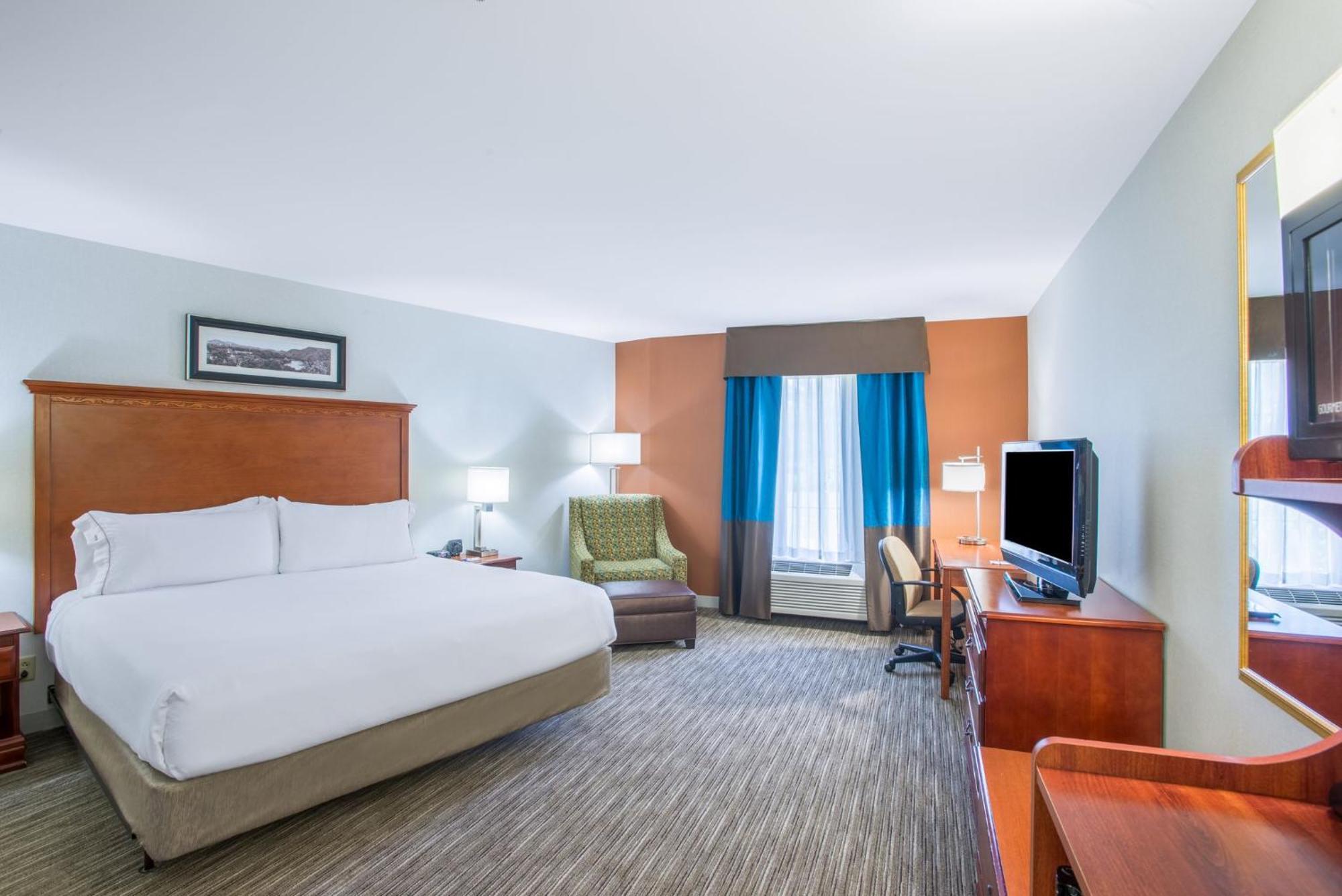 Holiday Inn Express Hotel & Suites Brattleboro By Ihg Exterior foto